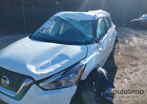 2020 Nissan Kicks Sv Xtronic Cvt z USA, uszkodzony, nr VIN 3N1CP5CV3LL563504